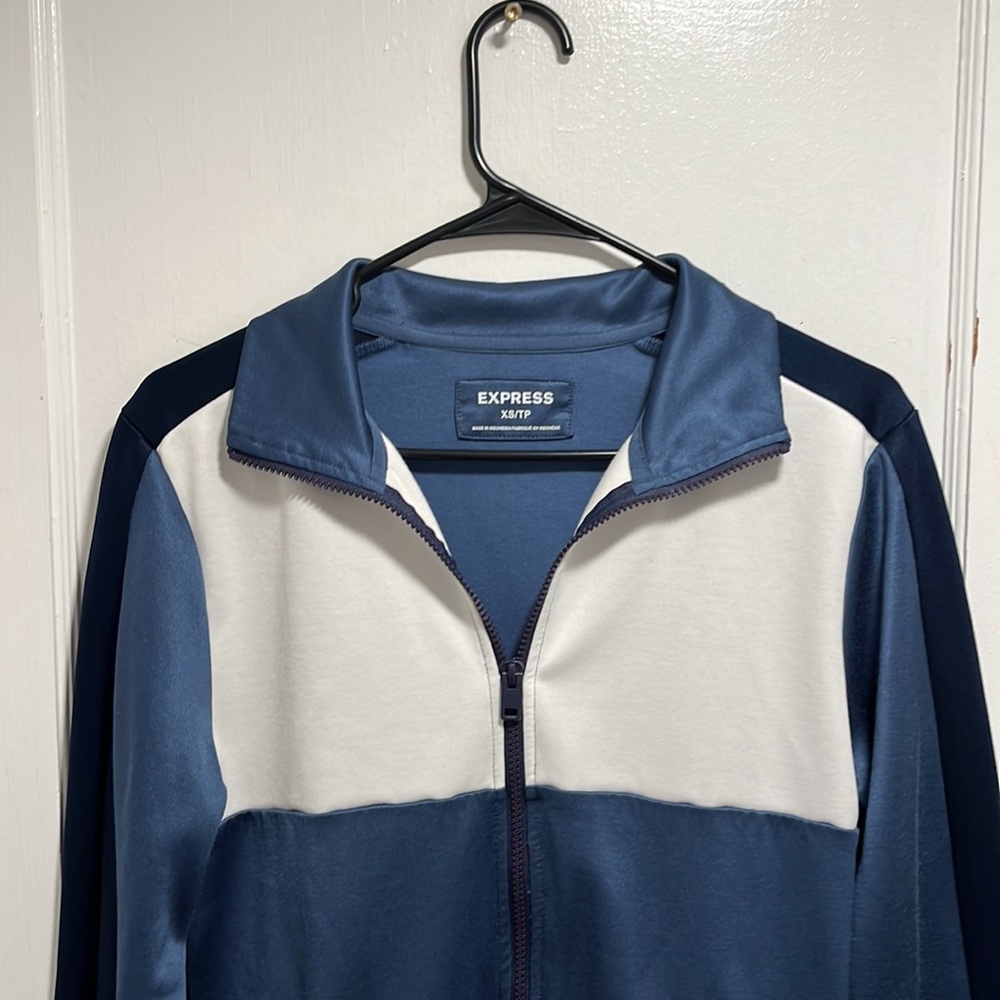 Express Sweatshirt - Picture 2 of 11
